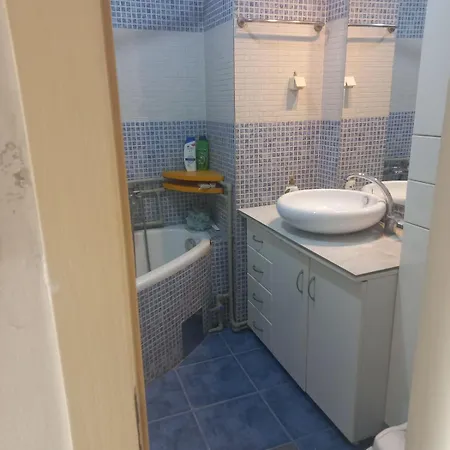 With Yard On The River * سكوبجي